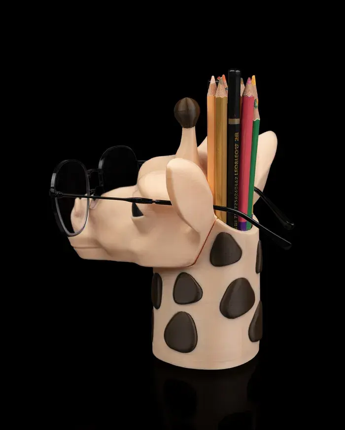 Mr_Giraffe_Glasses_and_Pen_Holder_3_1e73684ad1.webp